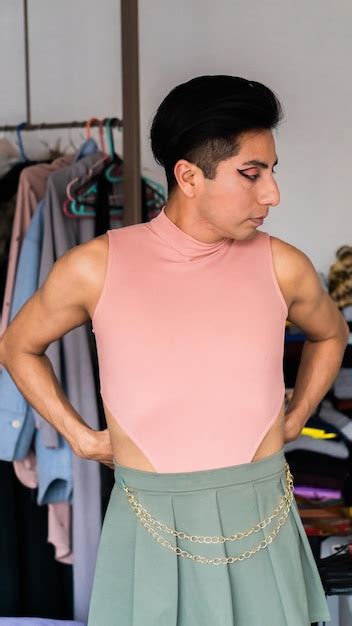 gay con ropa de mujer xxx|gay afeminado pasivo con ropa de mujer .